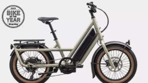 Whatever you’re into, get more into it with the Specialized Globe Haul ST. It’s down for the ride. With 419 pounds of cargo capacity (rider included) up to 60 miles at a time, this fully customizable electric bike has the speed, power, range, and stability.