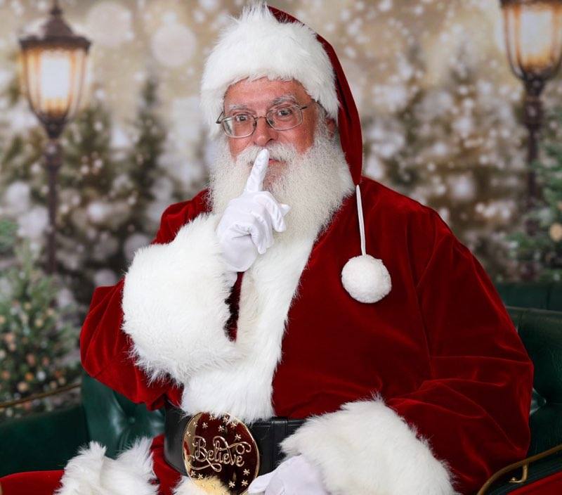 Santa himself will be at Lititz Springs park on Saturday, December 9th from 10am-1pm, where he will be hearing Christmas wishes from all the kids and posing with them for pictures. An optional bike ride through town will take place at noon. Those who ride will get to decorate and show off their bikes with holiday cheer