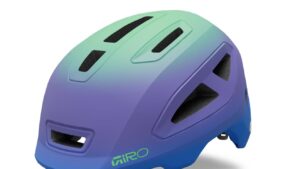 With 13 deep vents, a simple Roc Loc® Junior fit system, and bold style, Scamp II will have kids asking for more time in the trailer or on the bike.