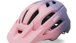 Top-level mountain biking styling at a value price with all the features needed to conquer fire road adventures and swooping singletrack trails.