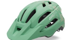 Top-level mountain biking styling at a value price with all the features needed to conquer fire road adventures and swooping singletrack trails.