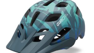 In addition to the Tremor Helmet's cool style, it offers an easy to adjust fit system and 18 vents for breathability, making it a big hit with little shredders.