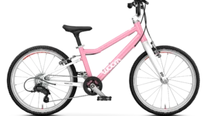 The superlight, versatile children's bike with 20″ wheels, a safety-conscious design, BMX-style bars, and seven easy-to-operate gears for kids aged 6 and up. Kickstand included.