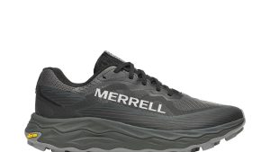 MADE FOR:Trail Running TRAIL TYPE:Rugged Distraction-free by design, this trail runner fuels your focus. Its weightless feel and trusted traction keeps you connected to the trail so you can run farther, faster and forget what’s on your feet. Made for trails with lots of obstacles with heavy debris. Frequent speed, direction and vertical changes.