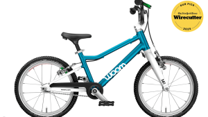 Cool Confidence Calling! Your child will grow in confidence every time they take their woom GO 3 metallic blue out for a spin. With its innovative safety features, upright riding position, and intuitive handling, the woom GO 3 helps kids ages four and older learn how to ride and continuously improve their cycling skills. Soon they'll be perfecting their braking and cornering skills like a pro. You've been forewarned: increased confidence may have a ripple effect on the rest of your little one's life!