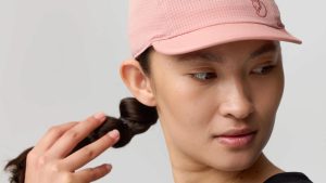 Lightweight, packable cap that provides excellent protection from the sun and fits easily into your pocket. Made of highly ventilating mesh fabric with G-1000 Air details, its foldable brim will regain its shape as soon as you put it on. The perfect companion on hot sunny days that will help you keep your cool when the sun is beating down.