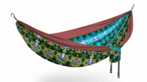 Our ENO Doublenest printed hammocks feature a longer hammock body using triple-stitch seam construction with proprietary FreeWave® fabric, which offers an exclusive crinkle treatment for exceptional softness and packability.