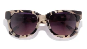 Bold. Dramatic. Made for sunshine. Minette is an unapologetically chunky and perfectly oversized a frame that doesn’t just complete the outfit, it defines it. From long, golden hours on the sand to sun-drenched brunch tables with friends, Minette brings instant main-character energy thanks to an undeniable vintage Hollywood flair. This medium-large frame provides great coverage for larger heads, and works great as an oversize look on smaller faces as well.