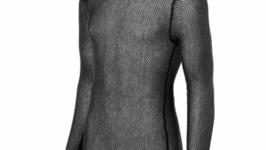 Wool Thermo combines Brynje’s 3/8-inch open mesh with soft, superfine Merino wool. The mesh creates insulating air space while reducing the amount of damp fabric touching the skin. Merino adds warmth when damp and natural odor control, making this collection especially useful for cold conditions, mixed-output activity, and multi-day wear.