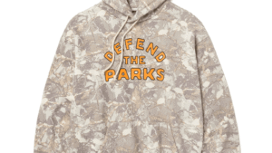 National Parks need defenders. From shrinking protections to underfunded programs, the wild places we love are under pressure. The Defend The Parks hoodie isn't just gear—it's a call to action. At Parks Project, we believe that protecting public lands means more than exploring them—it means standing up for them. Wear this hoodie as a symbol of that mission. Speak up, volunteer, and take action to keep our parks thriving for generations to come. Because when we defend the parks, we protect what makes this planet worth exploring. Together, we can Leave It Better™